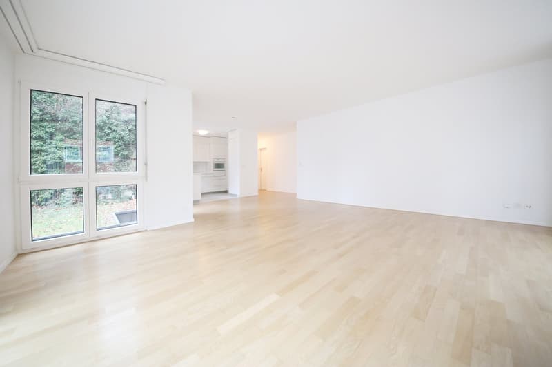 Gepflegte helle 2 1/2-Zimmer-Wohnung mit Erker und Balkon, Seefeld (4)