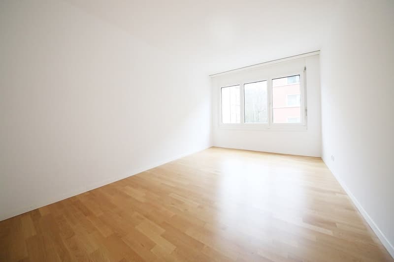 Gepflegte helle 2 1/2-Zimmer-Wohnung mit Erker und Balkon, Seefeld (8)