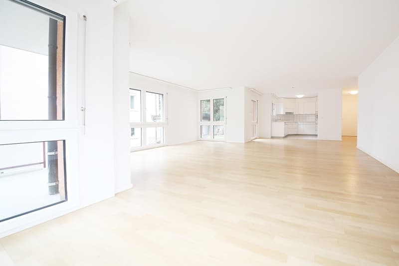 Gepflegte helle 2 1/2-Zimmer-Wohnung mit Erker und Balkon, Seefeld (3)