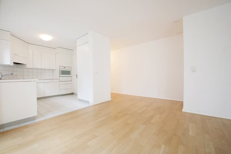 Gepflegte helle 2 1/2-Zimmer-Wohnung mit Erker und Balkon, Seefeld (5)