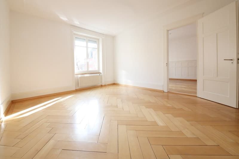 Charmante 3.5-Zimmer / Altbauwohnung mit 2 Balkonen, ruhiger Lage, Wiedikon (2)