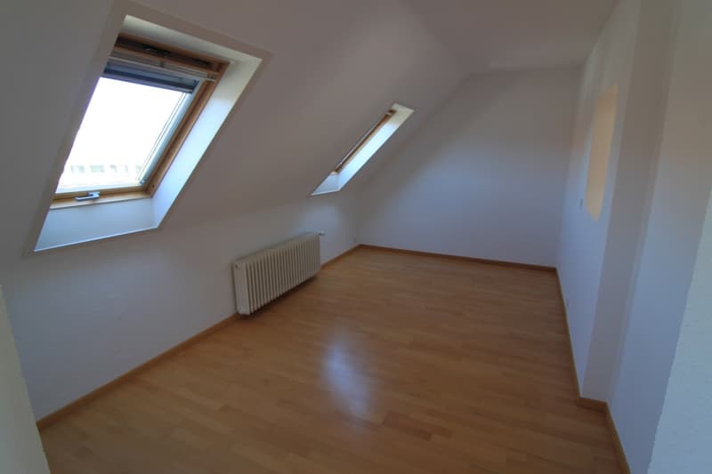 Gepflegte 4-Zimmer-Maisonette-Dachwohnung mit Balkon (BEFRISTUNG 31.03.2027) (5)