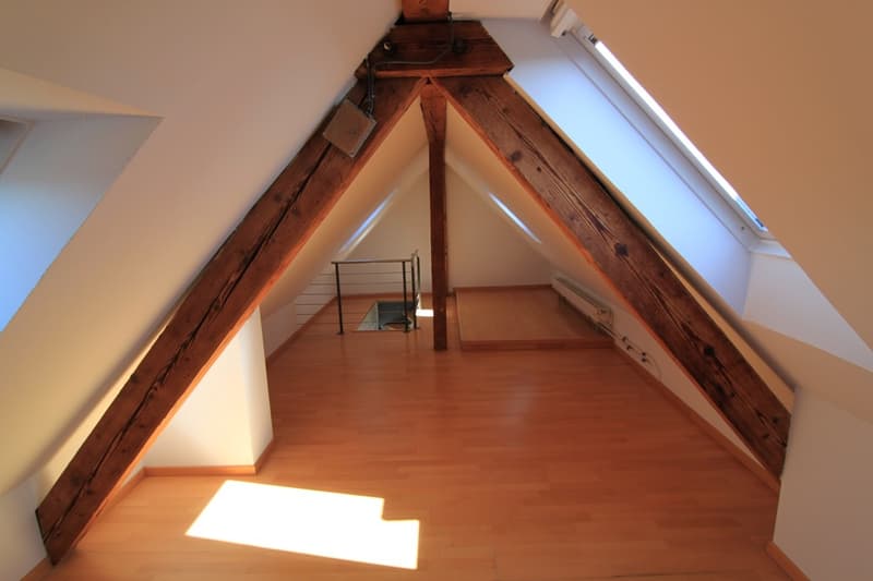 Gepflegte 4-Zimmer-Maisonette-Dachwohnung mit Balkon (BEFRISTUNG 31.03.2027) (3)