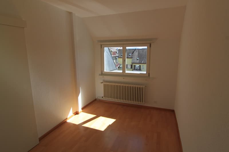 Gepflegte 4-Zimmer-Maisonette-Dachwohnung mit Balkon (BEFRISTUNG 31.03.2027) (6)