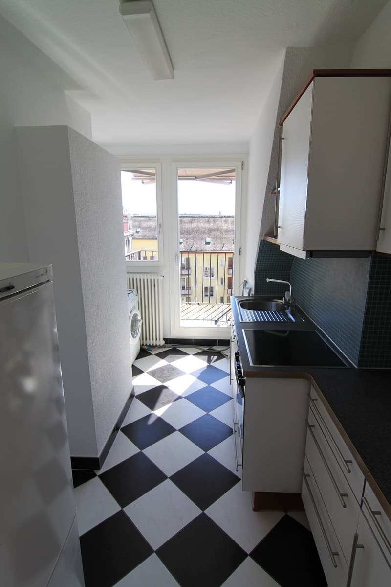 Gepflegte 4-Zimmer-Maisonette-Dachwohnung mit Balkon (BEFRISTUNG 31.03.2027) (7)