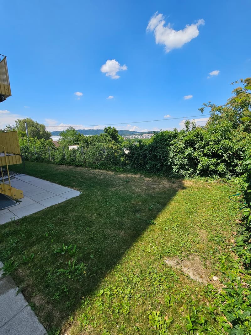 Exklusive 4.5-Zimmerwohnung mit Gartensitzplatz und Weitsicht (12)