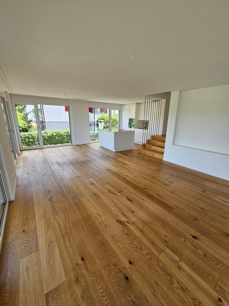 Exklusive 4.5-Zimmerwohnung mit Gartensitzplatz und Weitsicht (1)