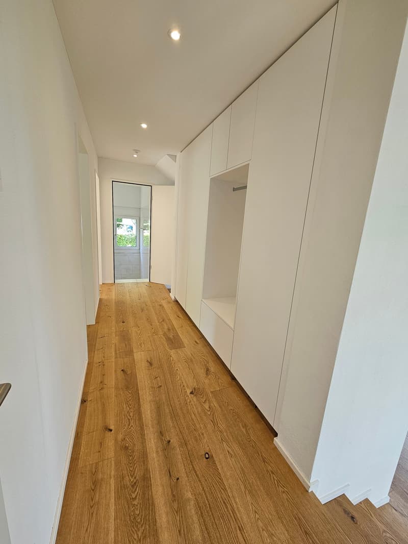 Exklusive 4.5-Zimmerwohnung mit Gartensitzplatz und Weitsicht (5)