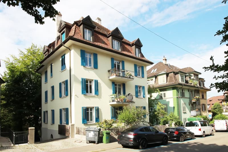 Charmante 3.5-Zimmer-Altbauwohnung mit Balkon an zentraler Lage in Zürich 8006 (1)