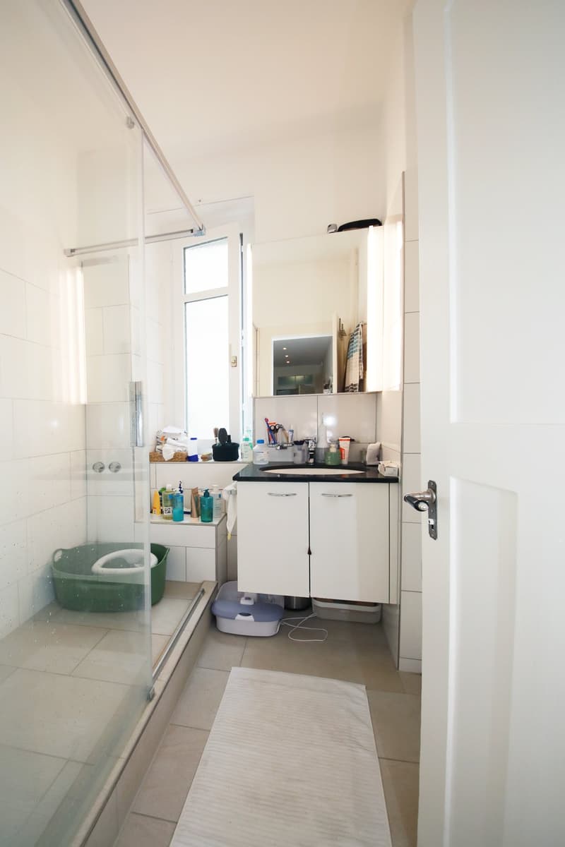 Charmante 3.5-Zimmer-Altbauwohnung mit Balkon an zentraler Lage in Zürich 8006 (6)