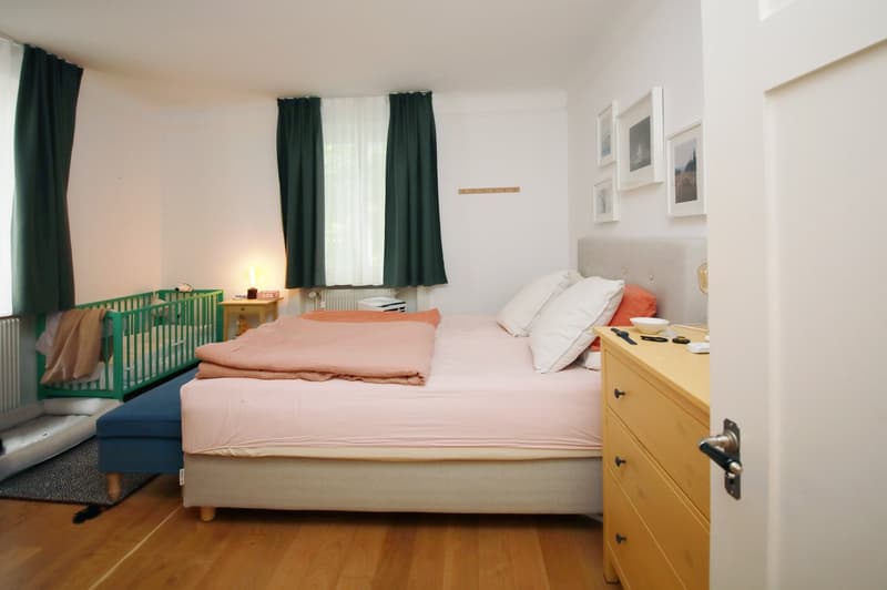 Charmante 3.5-Zimmer-Altbauwohnung mit Balkon an zentraler Lage in Zürich 8006 (4)