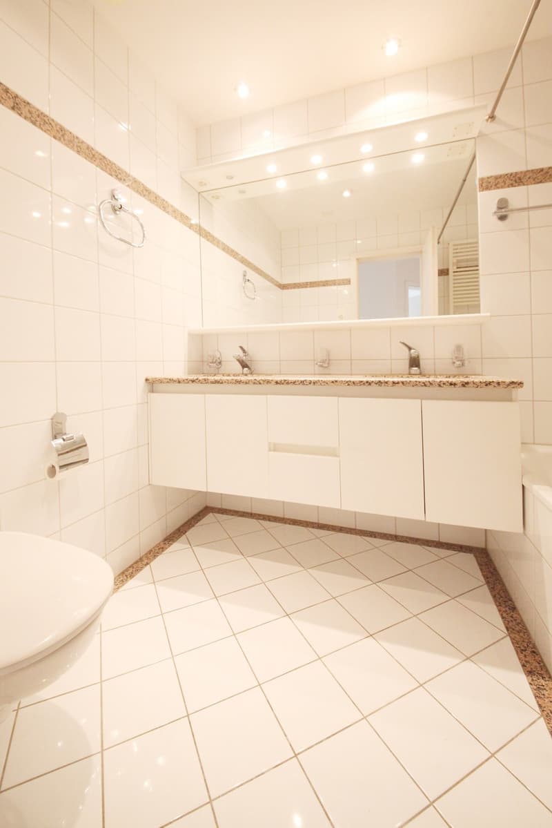 Top ausgebaute 2.5 ZW (80m2)  mit Balkon und eig. Waschküche, Kreis 6 (7)