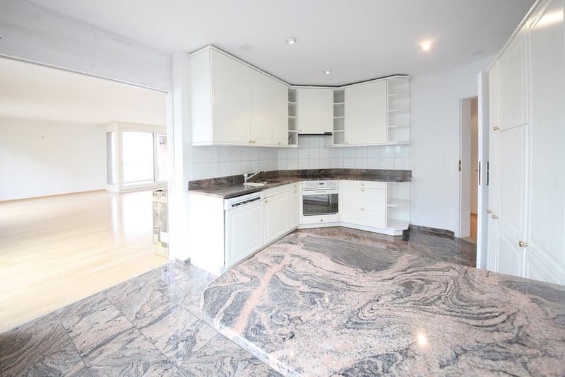 Top ausgebaute 2.5 ZW (80m2)  mit Balkon und eig. Waschküche, Kreis 6 (6)