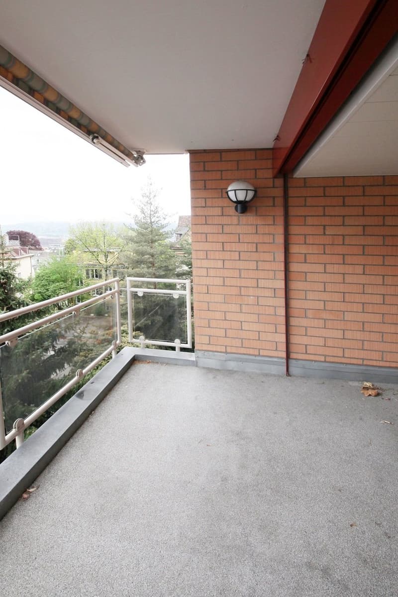 Top ausgebaute 2.5 ZW (80m2)  mit Balkon und eig. Waschküche, Kreis 6 (9)