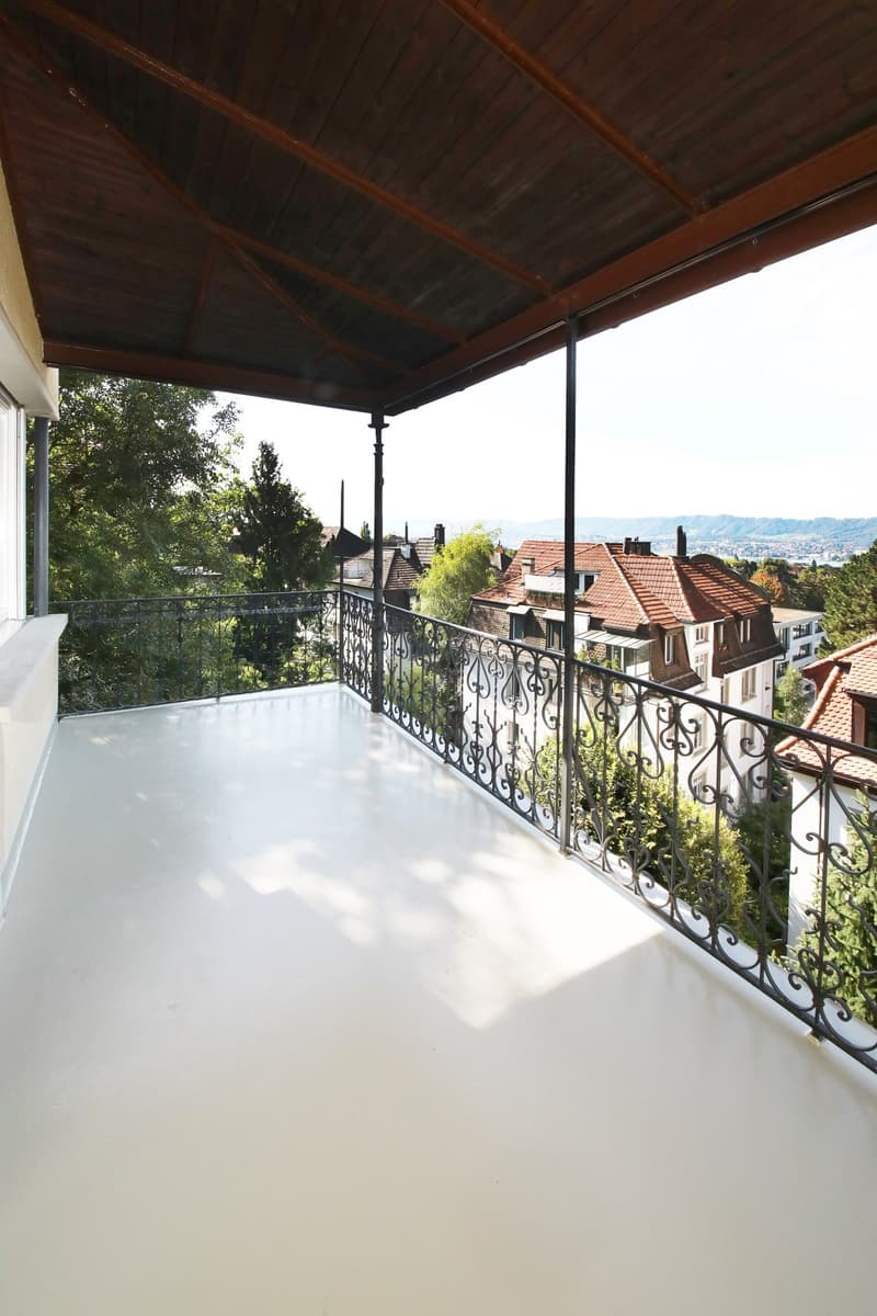 Grosse 5 Zimmer-Wohnung mit 3 Schlafzimmer, Balkon mit Blick auf Stadt und See (7)