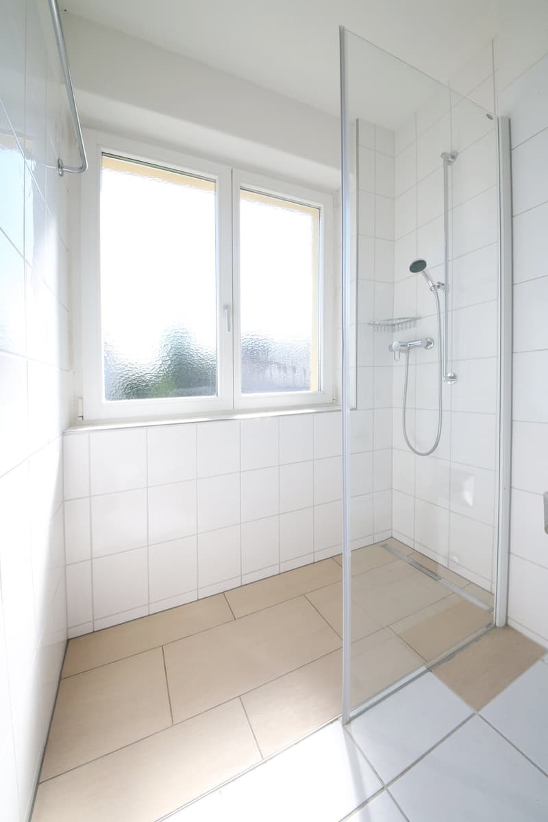 Gepflegte und helle 2-Zimmer-Wohnung (52 m2) mit Balkon (7)