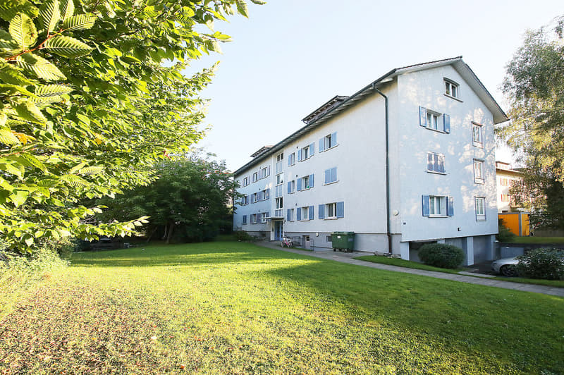 renoviertes grosszügiges Studio mit 30 m2, grosser Küche und Bad/WC (8)