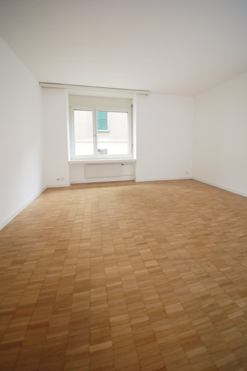 Gepflegte 3.5-Zimmer-Wohnung, 78 m2, im 1. OG, an ruhiger Lage, Kreis 3 (4)