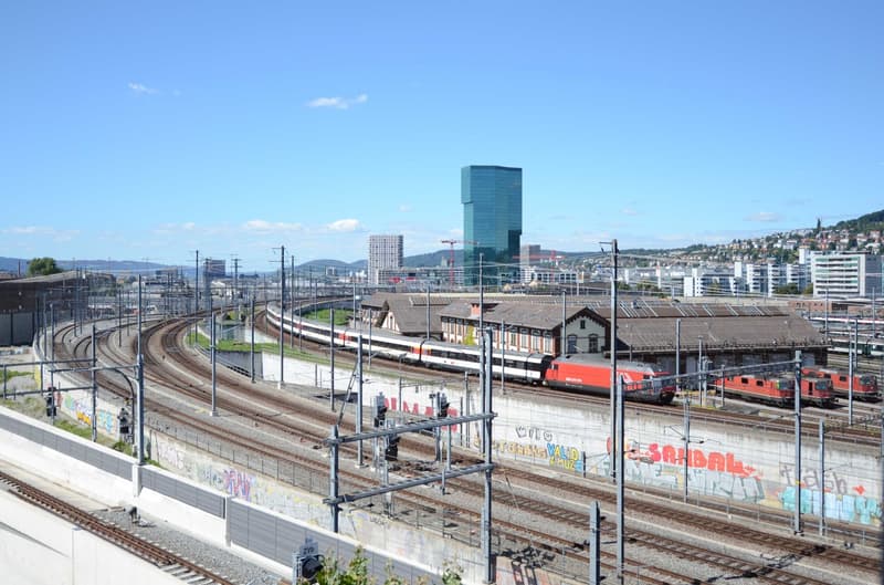 Moderne, möblierte 1-Zimmerwohnung am Schöneggplatz (3)
