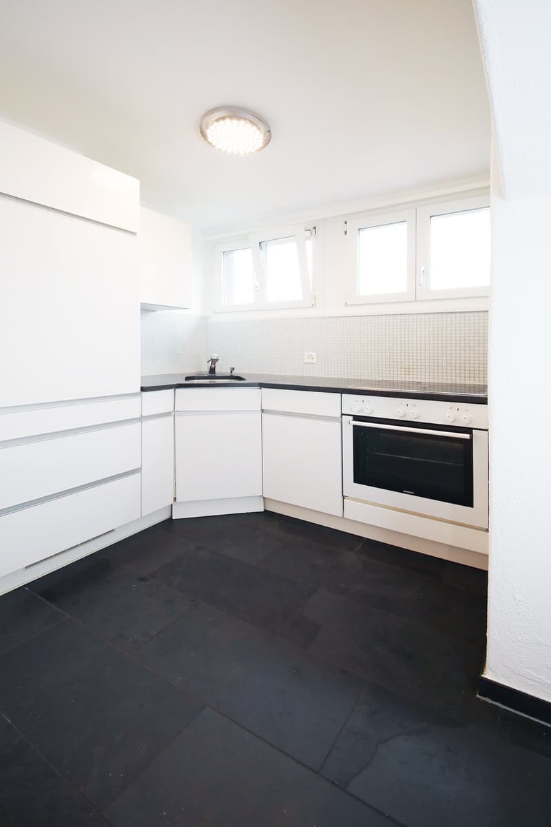 Renovierte 2.5-Zimmer-Dachwohnung (7)