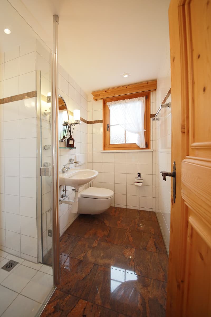 3.5-Zimmer-Top-Wohnung (115 m2) in charmantem Chalet mit Sauna - Klosters Platz (16)