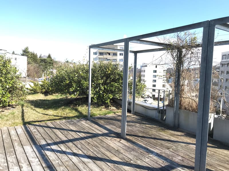 Rooftop! Helle Wohnung mit rieser Dachterrasse an zentraler Lage! (2)