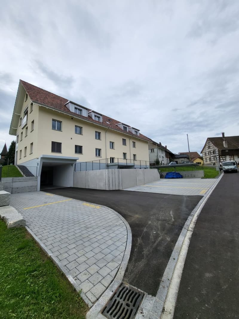 Zu vermieten Tiefgaragenplatz in Schönholzerswilen (1)
