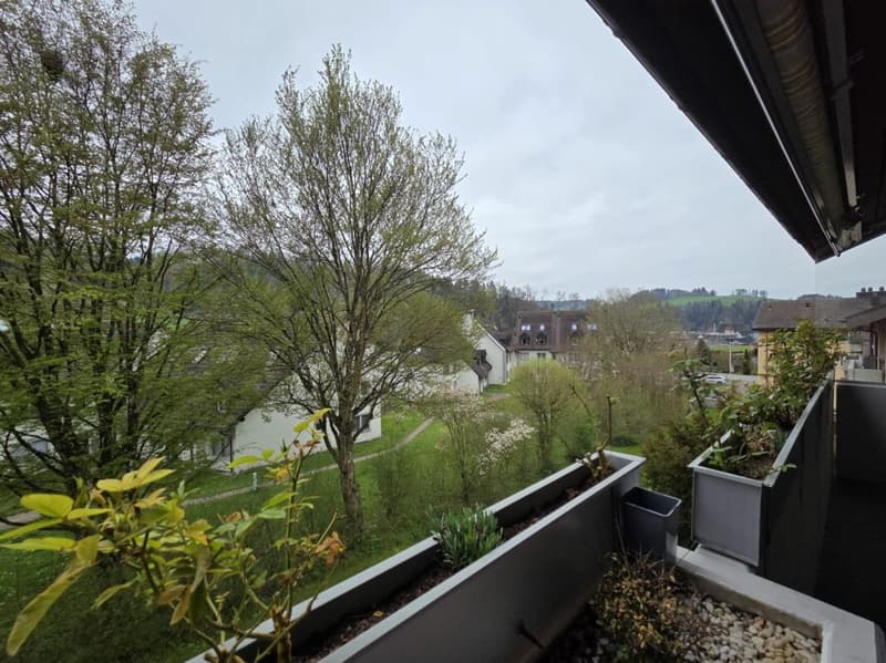 Zu verkaufen im Zihlackerring 13 in Turbenthal grosse 4.5 Zi.-Wohnung. Nur 2 Gehminuten bis ÖV. (18)