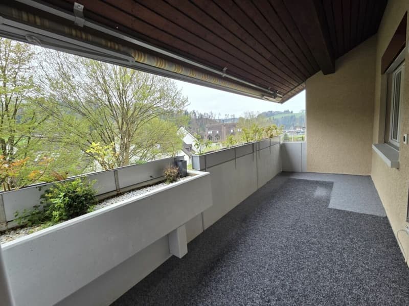 Zu verkaufen im Zihlackerring 13 in Turbenthal grosse 4.5 Zi.-Wohnung. Nur 2 Gehminuten bis ÖV. (16)