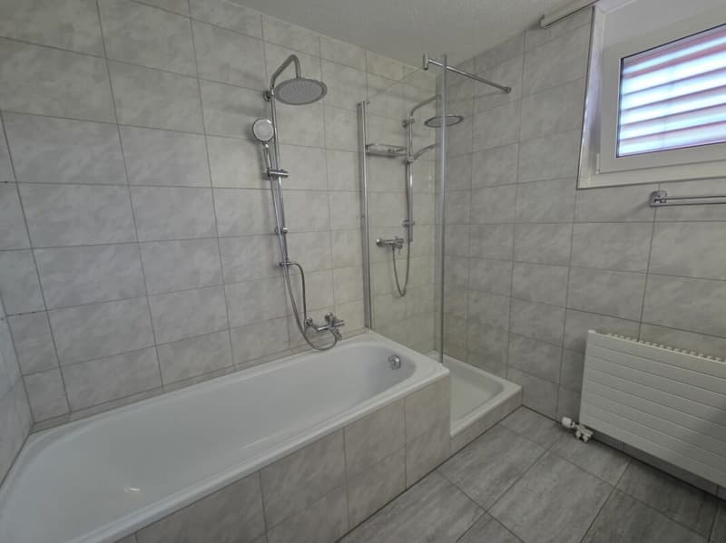 Zu verkaufen im Zihlackerring 13 in Turbenthal grosse 4.5 Zi.-Wohnung. Nur 2 Gehminuten bis ÖV. (11)