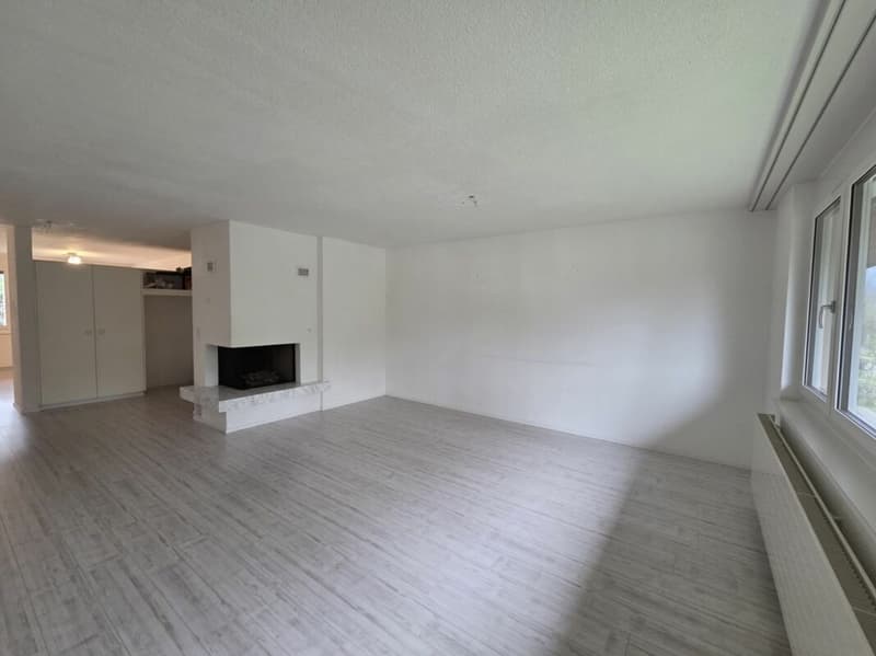 Zu verkaufen im Zihlackerring 13 in Turbenthal grosse 4.5 Zi.-Wohnung. Nur 2 Gehminuten bis ÖV. (6)