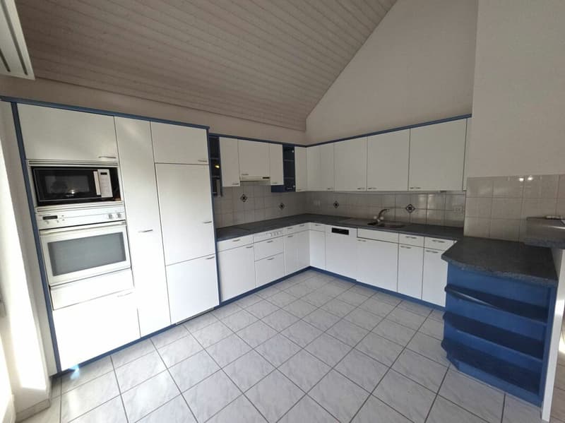 Zu verkaufen an der Haushaldenstrasse 2a in 8374 Dussnang; schöne 5½ Zi.-Dachwohnung, an ruhiger, sonniger Lage /nur 2 Gehminute bis ÖV ! (4)
