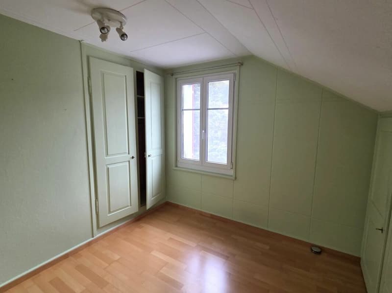 Zu vermieten an der Haupstrasse 4 in 8363 Bichelsee, sonnige 4 Zi.-Wohnung in einem 3 Fam.-Haus. (7)