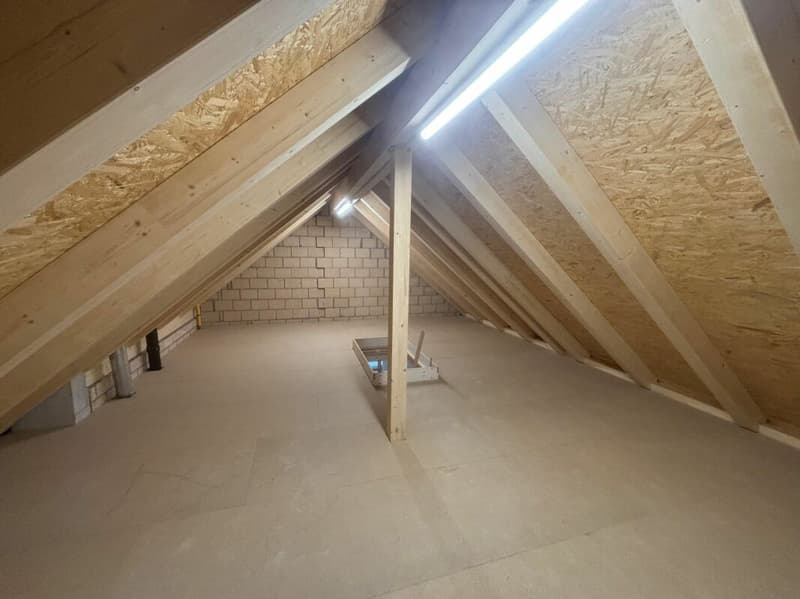 4 1/2-Zimmer-Wohnung im Dachgeschoss mit Balkon und Estrich (9)