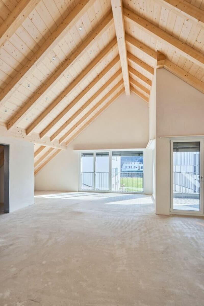 Appartement de 4 1/2 pièces en mansarde avec balcon et grenier (4)