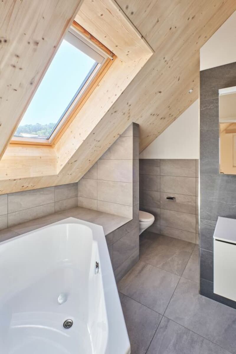 3.5-Zimmer-Dachwohnung mit geräumigem Estrich (9)