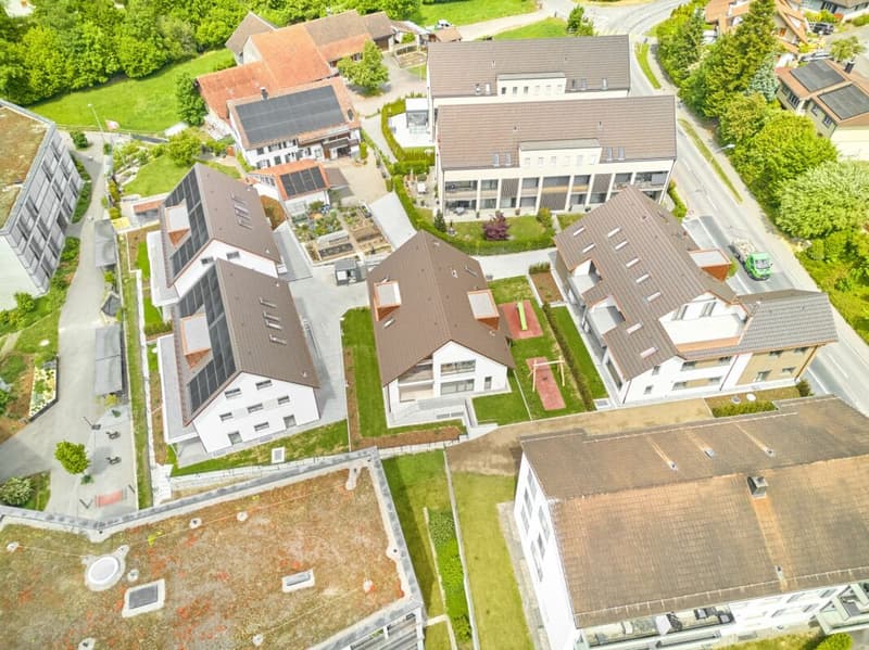 6 1/2-Zimmer-Doppeleinfamilienhaus mit nutzbarer Landfläche (17)