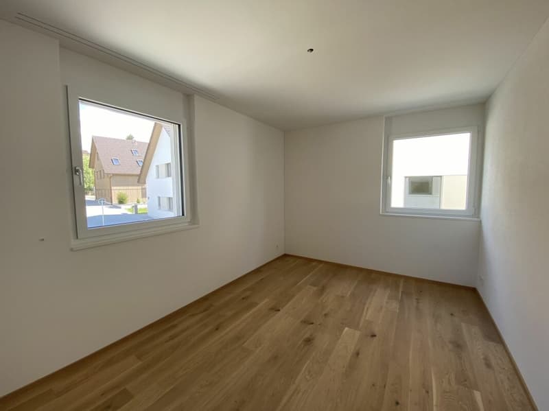 6 1/2-Zimmer-Doppeleinfamilienhaus mit nutzbarer Landfläche (7)