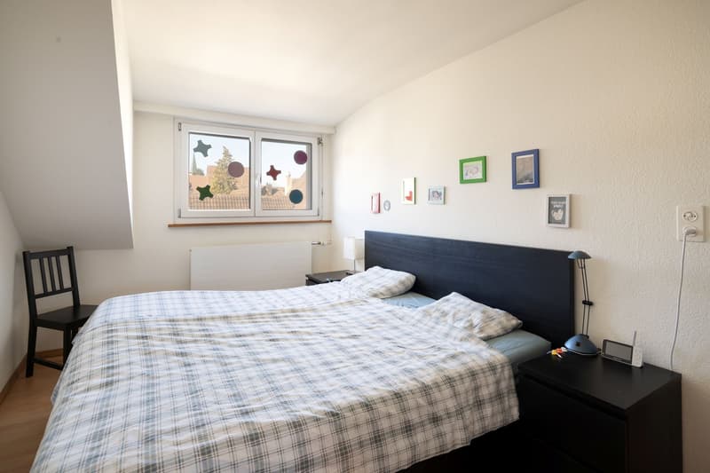 Eck-Einfamilienhaus mit Gewerberaum, Garagenbox und Sitzplatz (5)