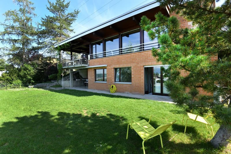 Freistehendes Einfamilienhaus mit spektakulärer Aussicht (1)