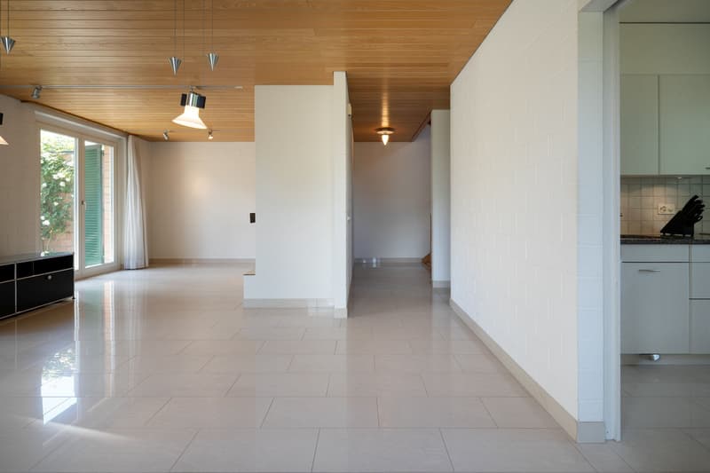 Einfamilienhaus mit Garten und Garagebox (5)