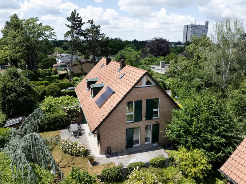 Einfamilienhaus mit Garten und Garagebox (17)