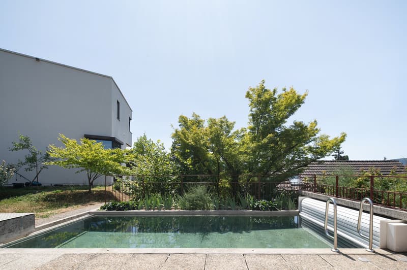 Freistehendes Einfamilienhaus mit Pool und Doppelgarage (3)