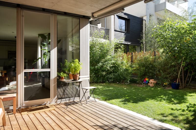 3.5-Zimmer-Gartenwohnung - moderne Architektur und viel Wohnqualität (2)