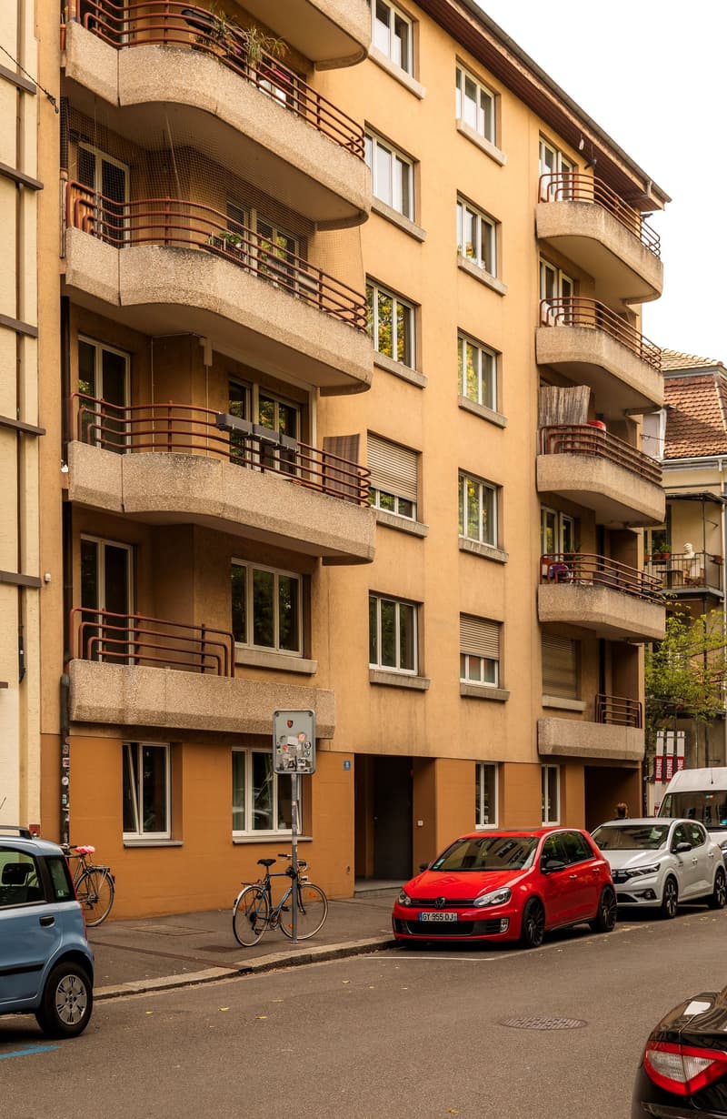Grosszügige Stadtwohnung mit viel Gestaltungsspielraum an zentraler Wohnlage (1)