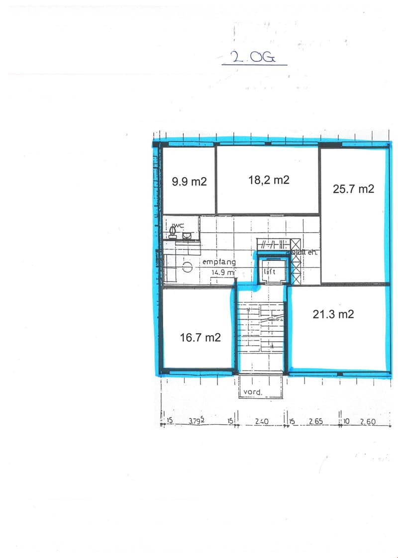 Floor plan details for apartment, with room names and dimensions provided.