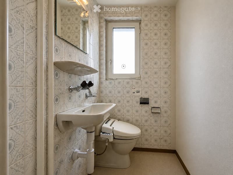 separates WC