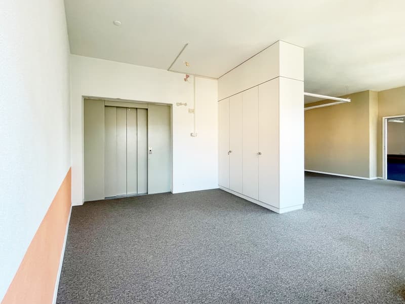 nur noch 2 helle grosse und zentral gelegene Ateliers in ZH-Altstetten (3)