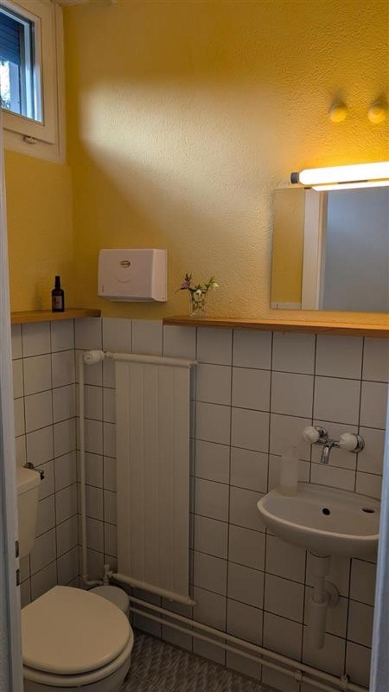 Studio con vista sul Zürichberg a Zurigo in affitto dal 1 luglio 2026 (5)