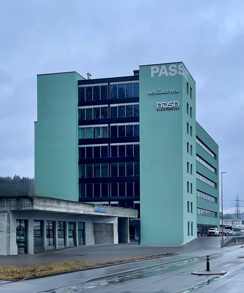 Ampio spazio per uffici in affitto (1)